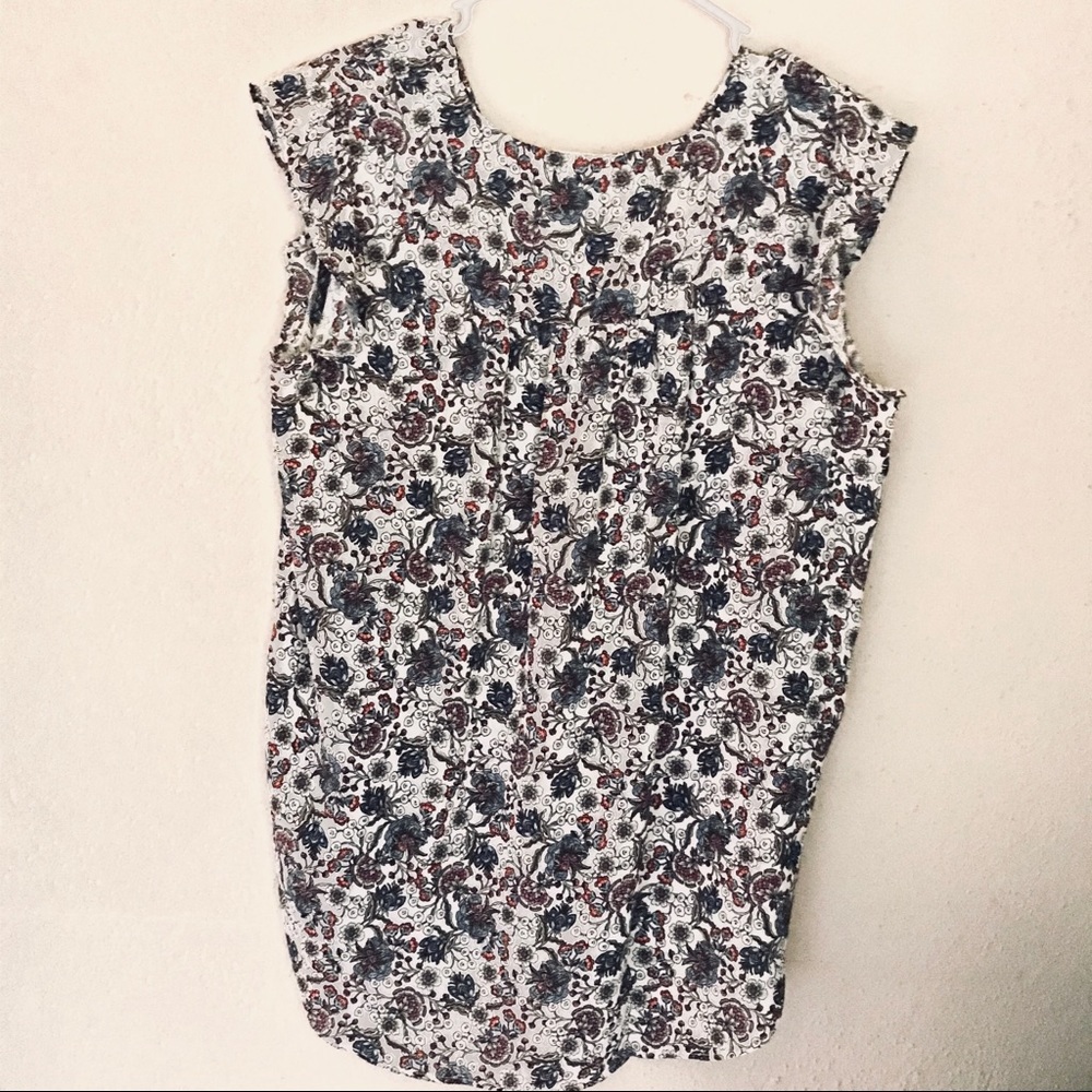 Blouse/top Loft Floral V-Neck Flutter shell/top - Picture 4 of 7